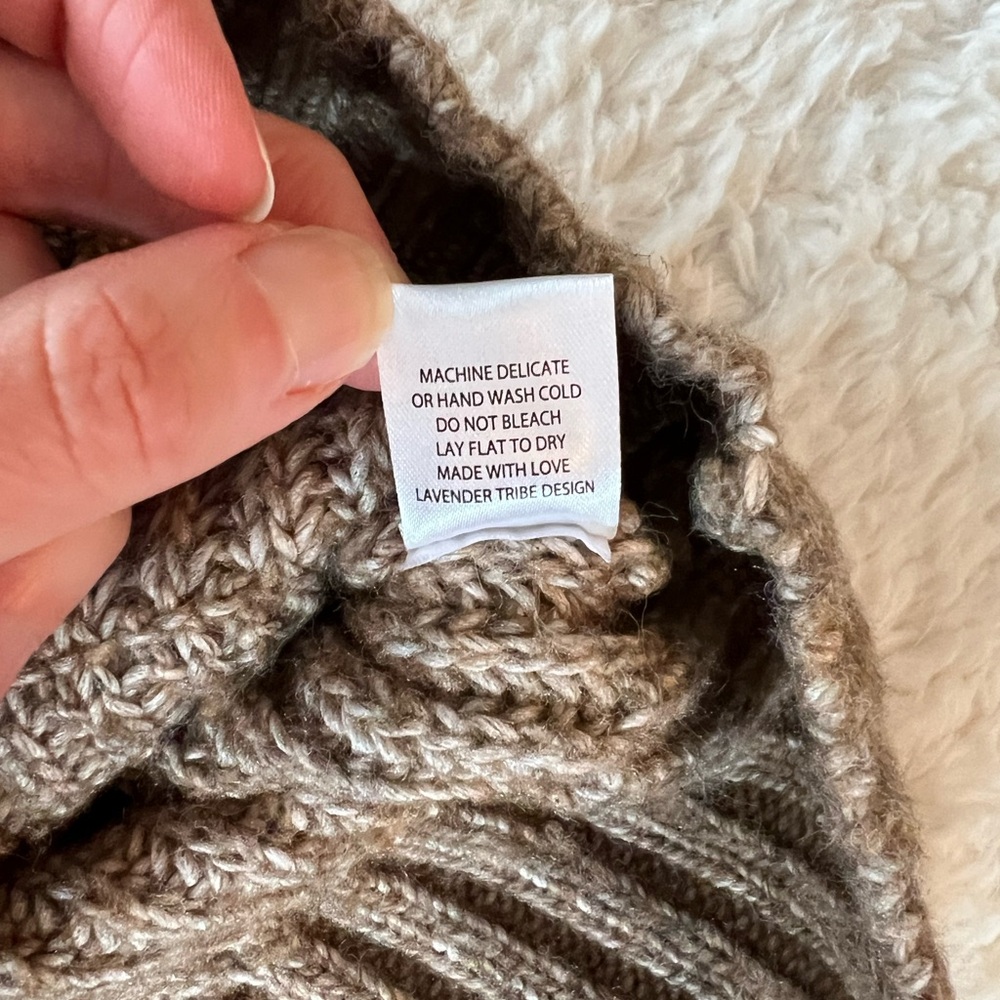 NWOT Oversized Cowichan Cardigan Sweater - Picture 5 of 8